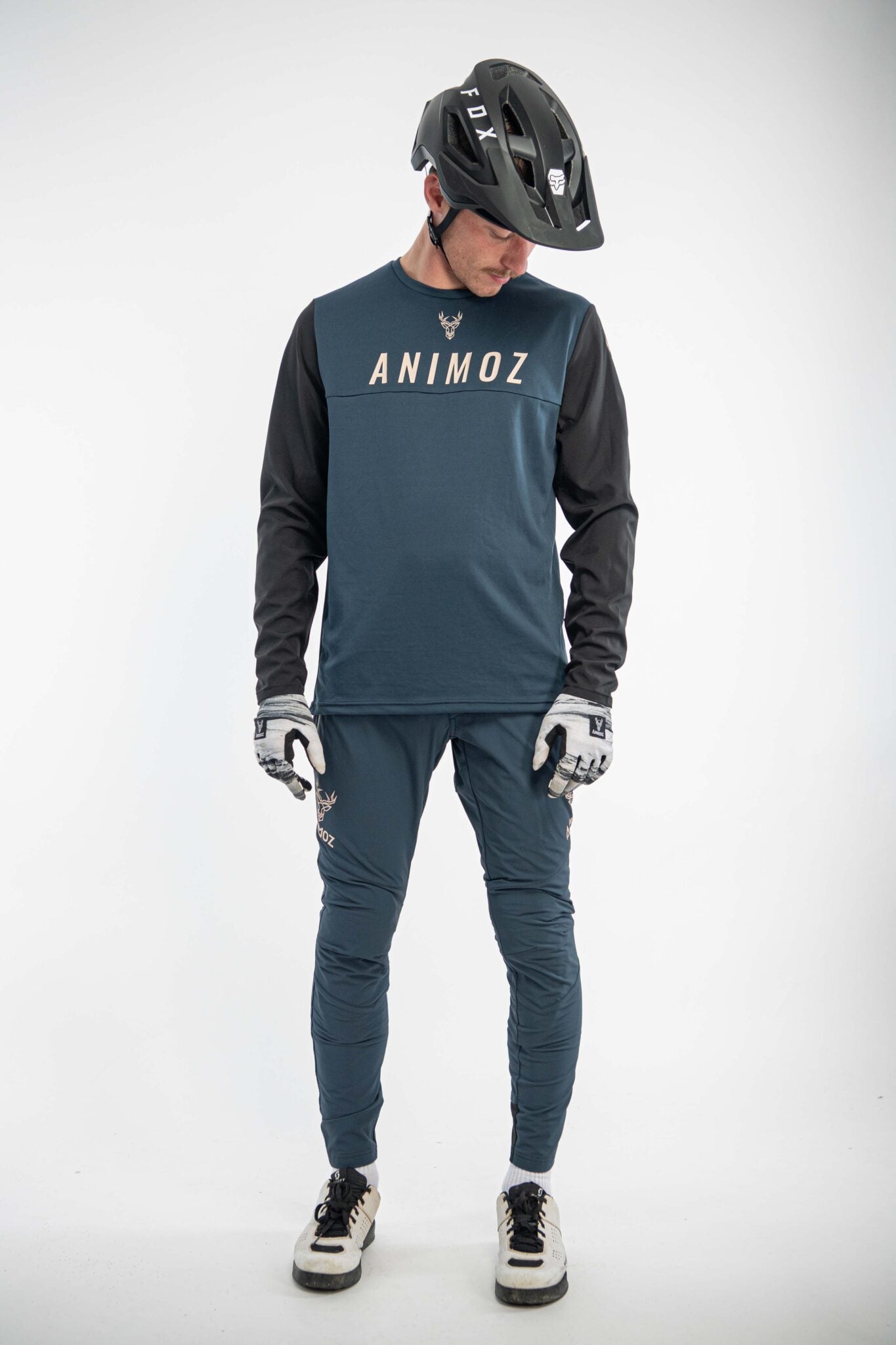 PANTALONES WILD AZUL MARINO