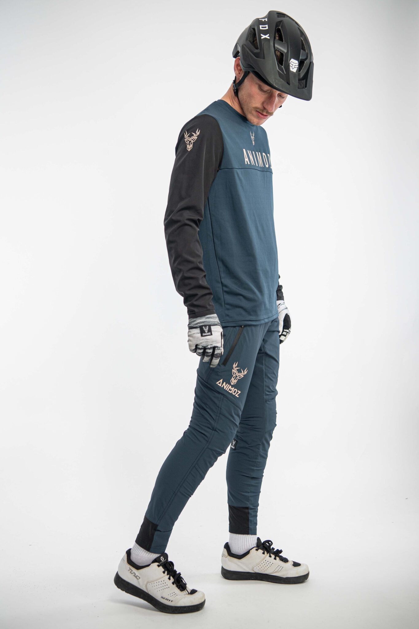 PANTALONES WILD AZUL MARINO
