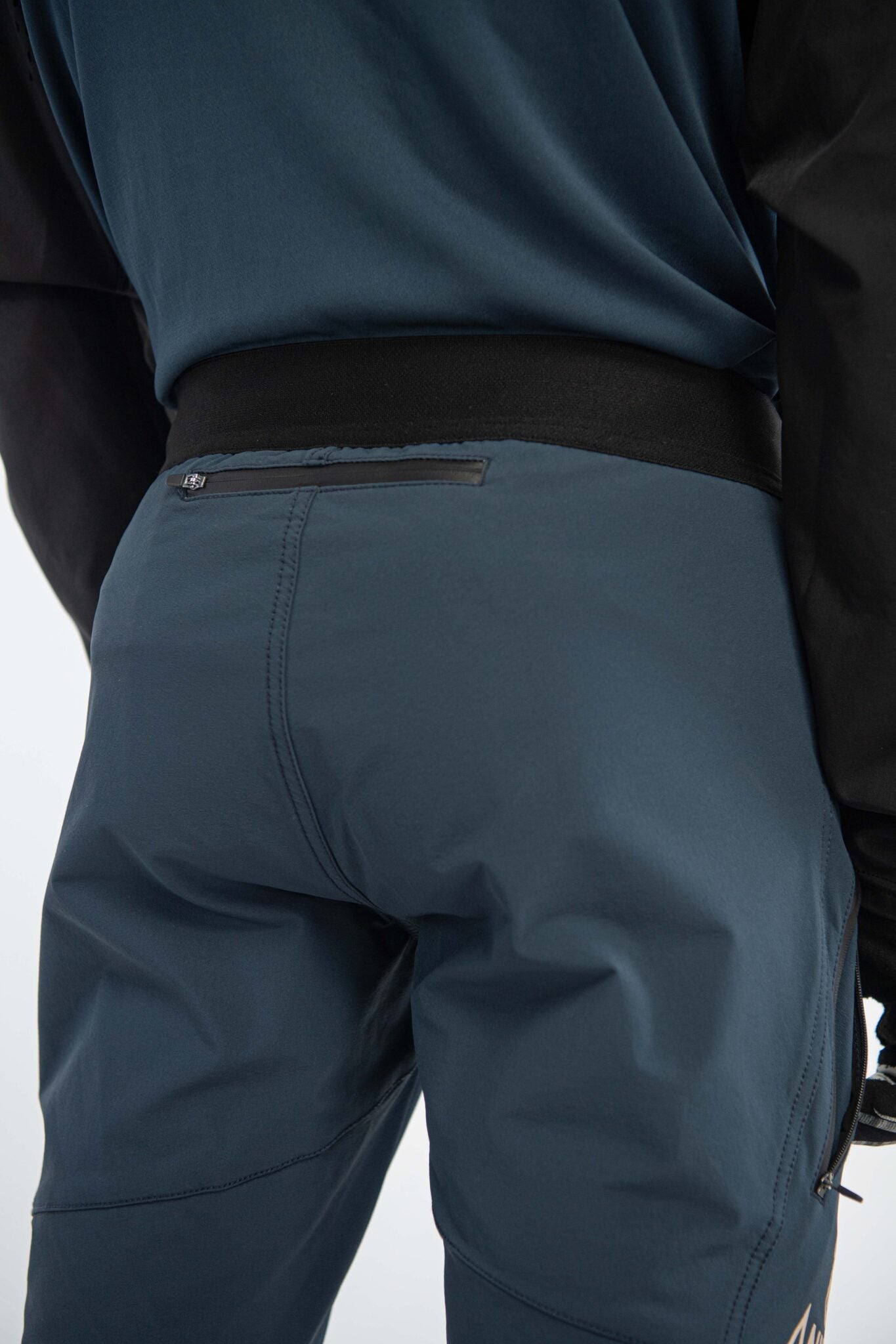 PANTALONES WILD AZUL MARINO