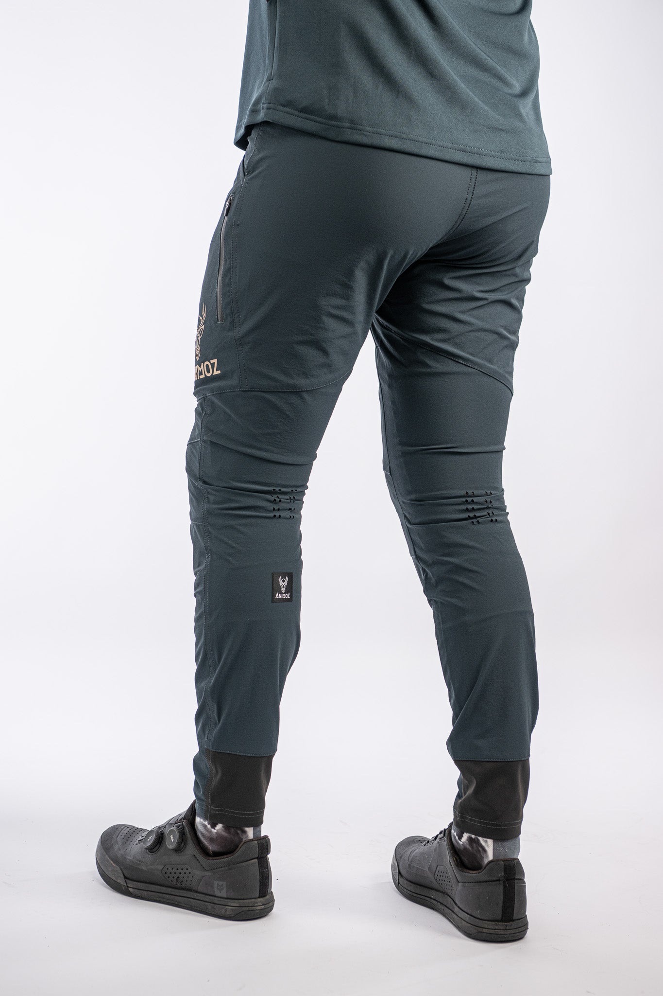 PANTALON WILD GRIS OSCURO