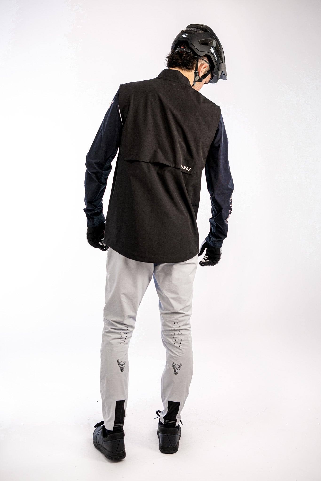 CHALECO CORTAVIENTO PURE H2O NEGRO