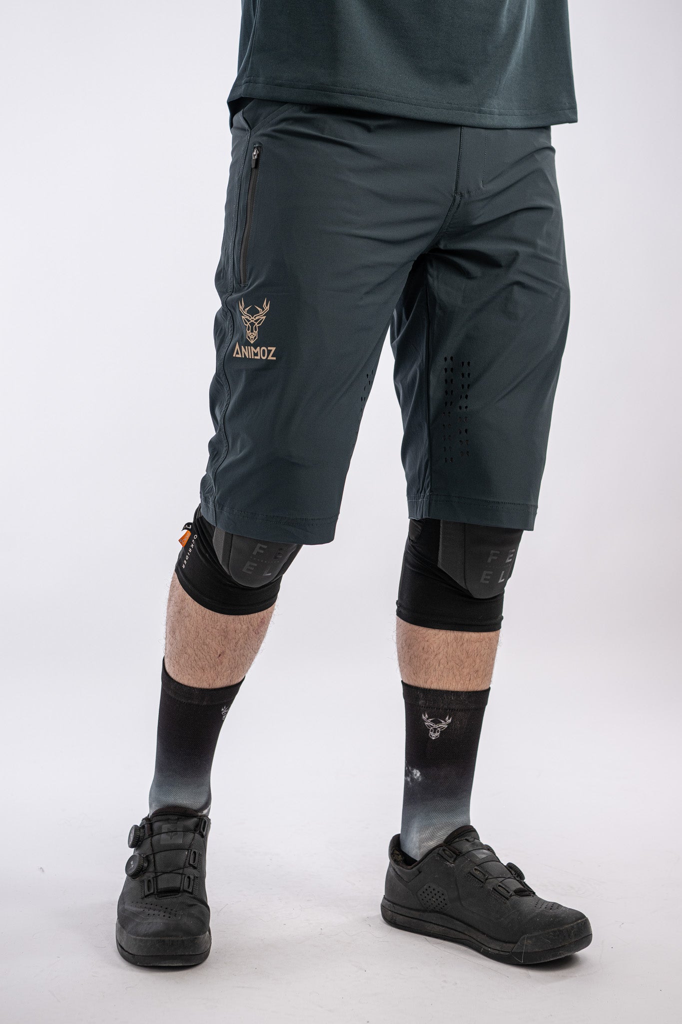 SHORT WILD GRIS OSCURO - AVEC PEAU