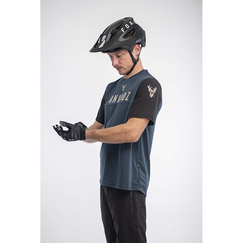 Polera Manga Corta Wild Azul