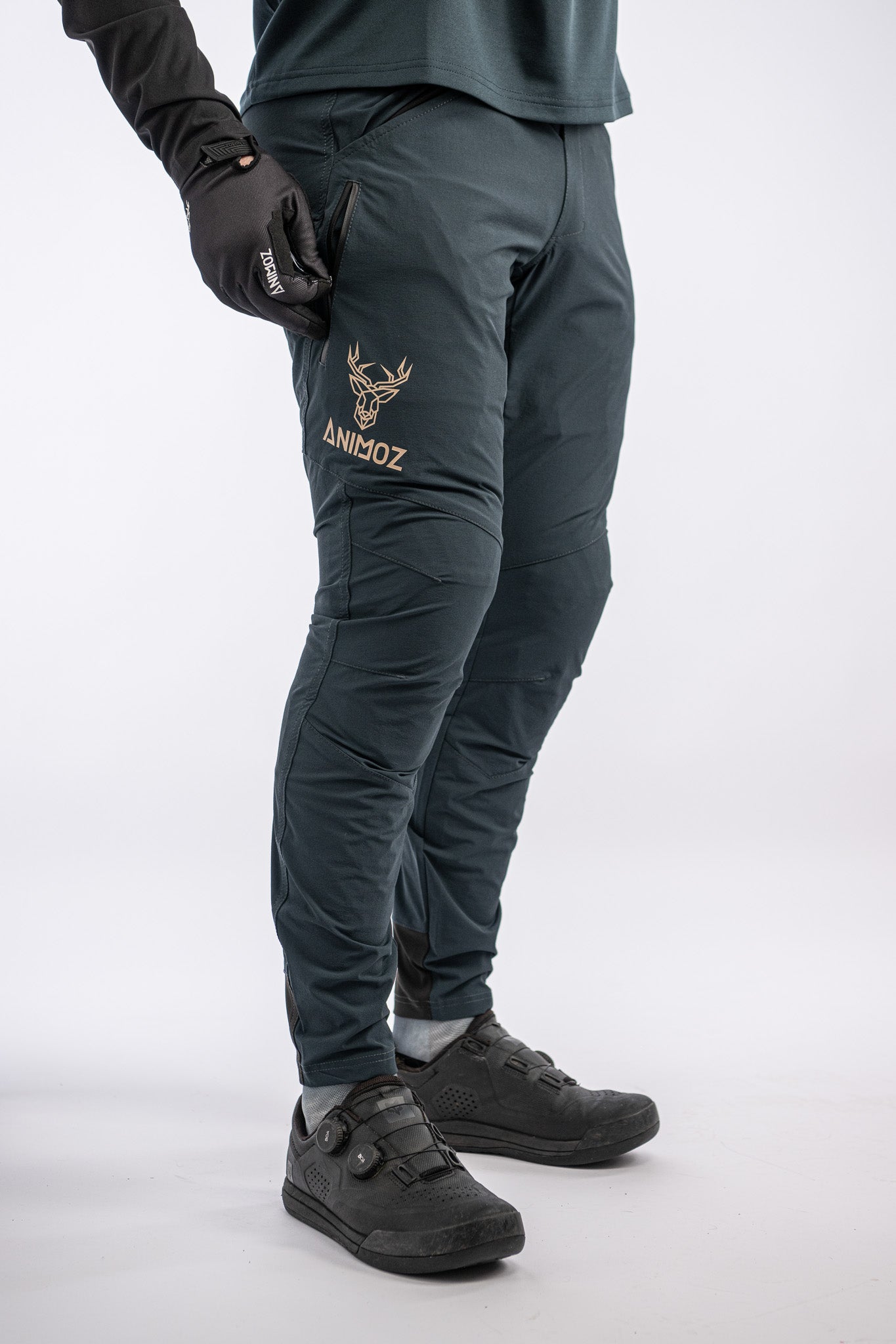 PANTALON WILD GRIS OSCURO