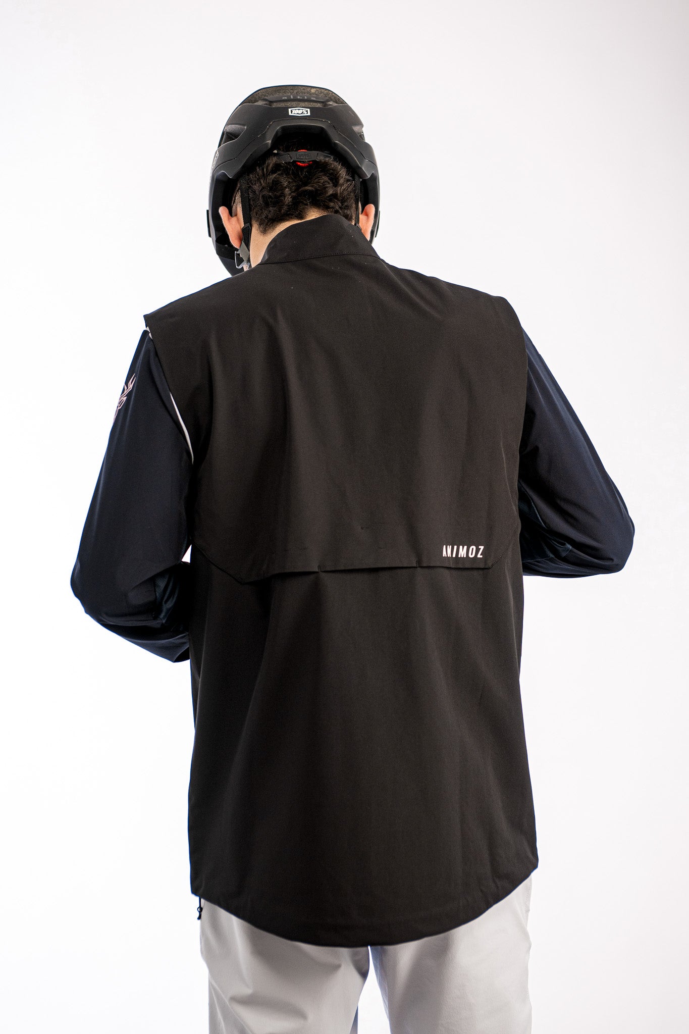 CHALECO CORTAVIENTO PURE H2O NEGRO