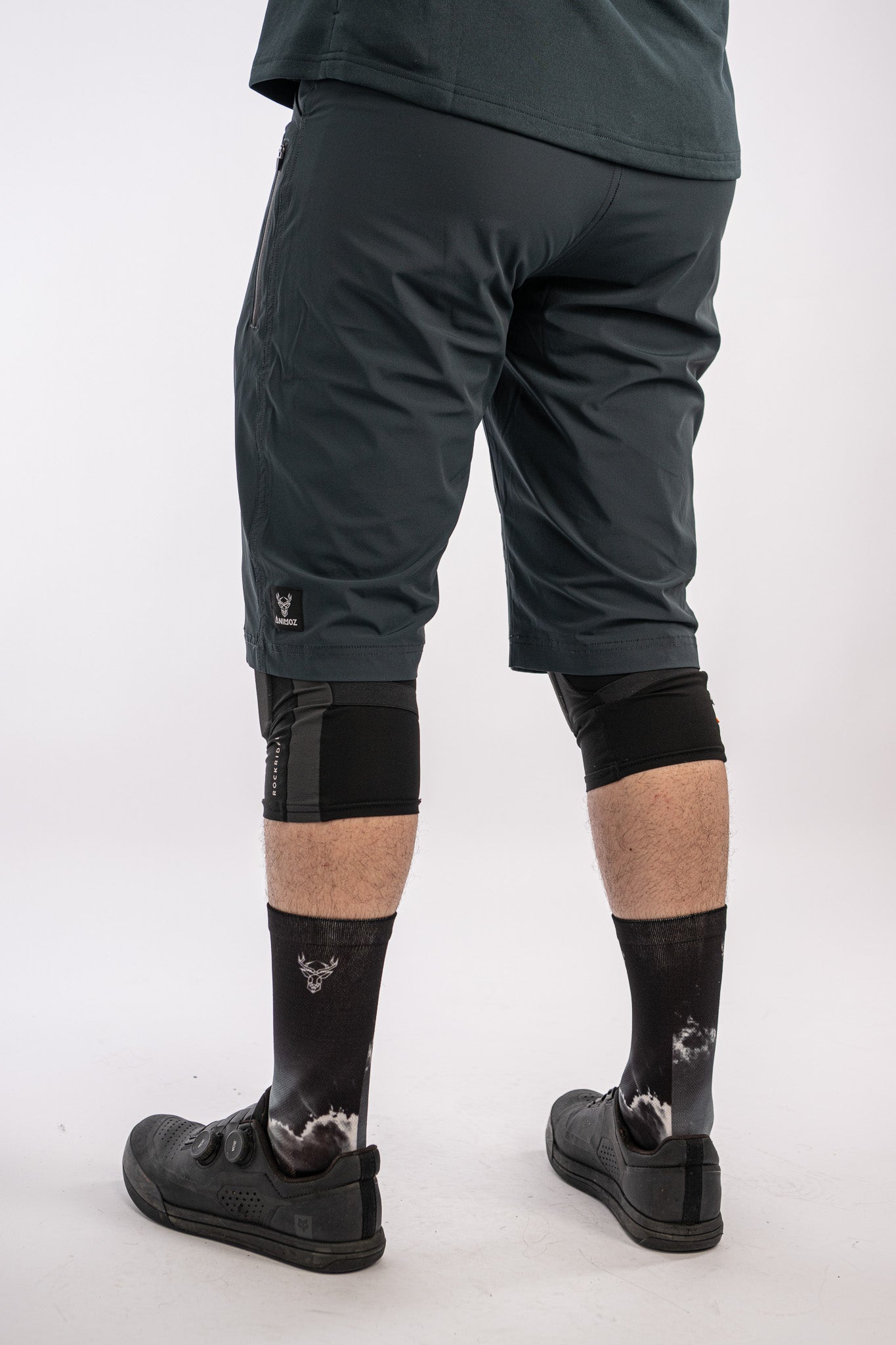 SHORT WILD GRIS OSCURO - AVEC PEAU